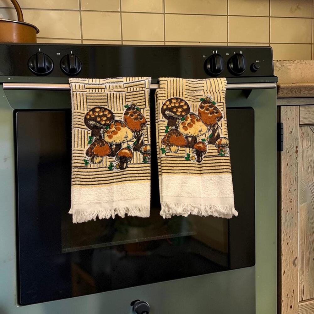 Vintage NEW 1970’s Mushroom Kitchen Towels Set Of 2 Lot Orange Brown 4065/20